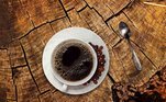 Com alta de 67,3% em 12 meses, o café é difícil de ser substituído. Segundo a nutricionista, o composto cafeol tem ação até para diminuir as medidas de cintura e melhorar índices de colesterol orgânico. 
