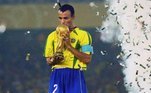 Cafu: o lateral-direito titular da Seleção e capitão hoje tem 52 anos e é embaixador da Copa do Mundo do Qatar.