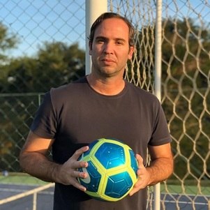 Caio, fora dos jogos do Brasil, provoca  estranheza