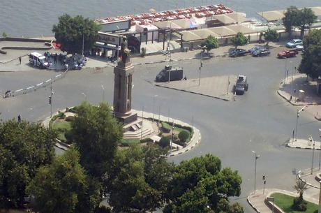 Praça Tahir, símbolo da Primavera Árabe no Egito, foi fechada