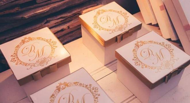 Caixinha para lembrancinha de casamento personalizada