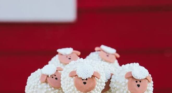 cake pop em formato de ovelha para festa da fazendinha 