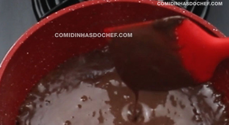 Calda de Chocolate com Leite Condensado