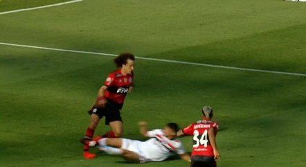 Entrada 'criminosa' de Calleri. Sabotou o São Paulo