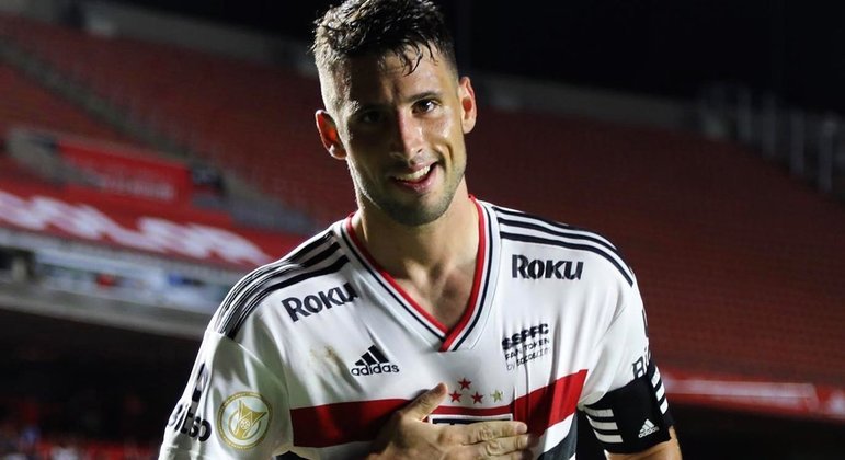 Calleri brilhou na vitória do São Paulo no Morumbi