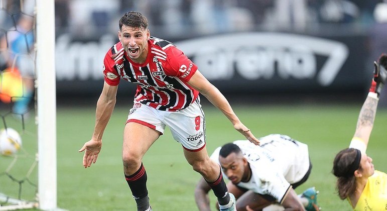 Calleri comemora o gol marcado contra o Corinthians