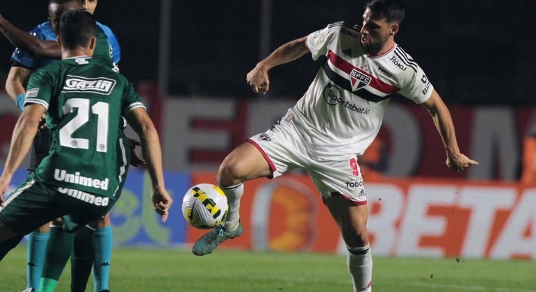 Calleri em jogo contra o Goiás