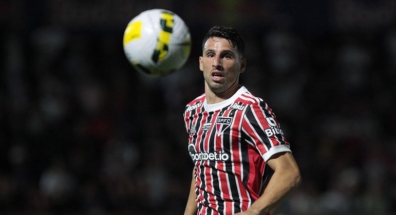 Calleri é vaiado em premiação do Campeonato Paulista