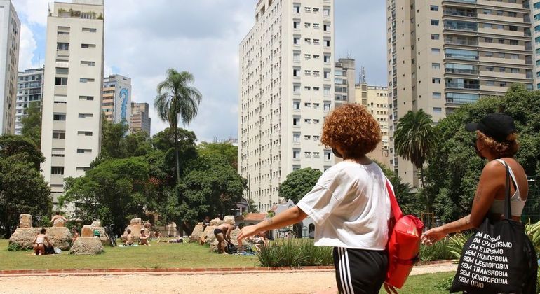 Terça-feira tem tempo nublado e chuvoso, com rajadas de vento