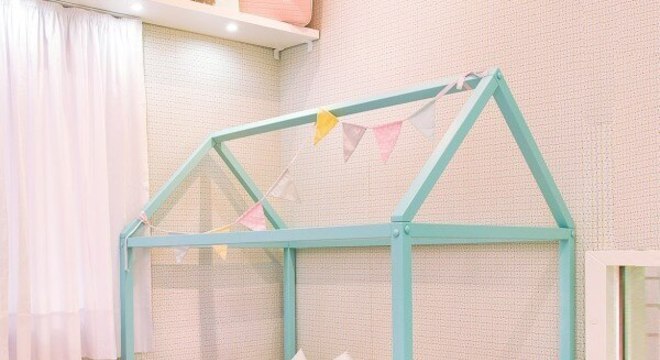 Cama montessoriana para quarto infantil casinha