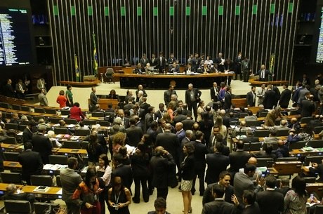Janela partidária termina em 7 de abril