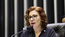 Joice acusa Carla Zambelli de pegar roupa e não devolver