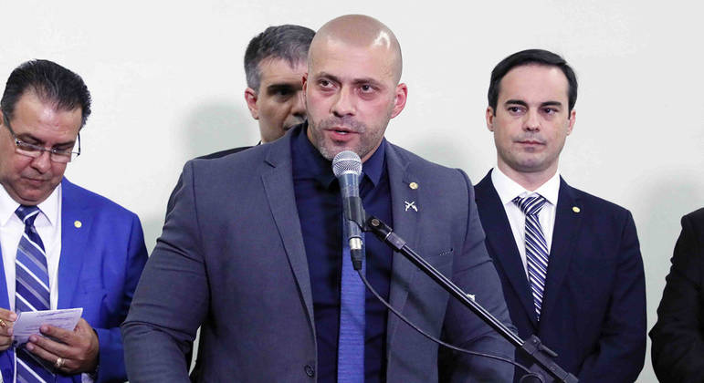 Daniel Silveira foi preso em sua casa, ontem (16), no Rio