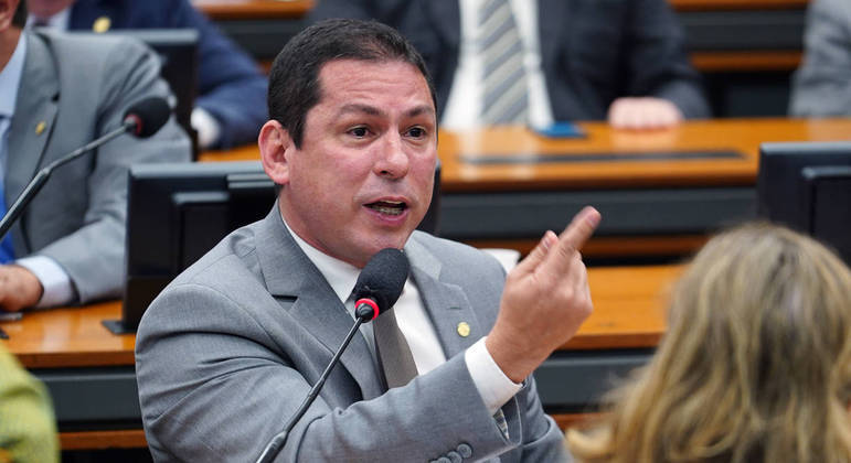 Ramos: 'Bolsonaro ameaça fechar Congresso, e isso exige reação' - Vimarsana News