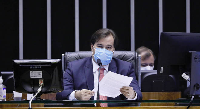 Câmara aprova prioridade a mulher chefe de família no auxílio