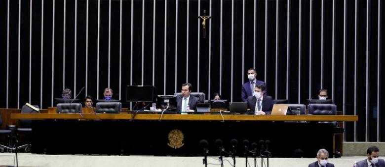 Câmara aprova texto-base que suspende parte das perícias do INSS