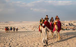 Segundo o portal britânico Daily Star, os Camelos requisitados por turistas no Catar, durante a Copa do Mundo, estão trabalhando muito mais do que os criadores esperavam. Alguns deles chegam a jornadas de mais de 20 horas por dia