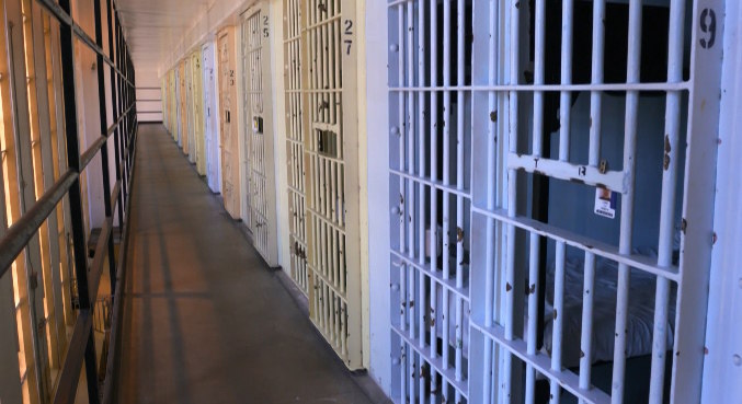 Roberto Cabrini mostra com exclusividade a Penitenciária de Segurança Máxima de Anamosa
