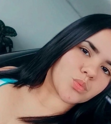 Camila Silva Machado, de 18 anos, natural de Paulínia (SP). A jovem viajou para Capitólio (MG) com a mãe, o namorado e o pai dele Camila Silva Machado, de 18 anos, natural de Paulínia (SP). A jovem viajou para Capitólio (MG) com a mãe, o namorado e o pai dele