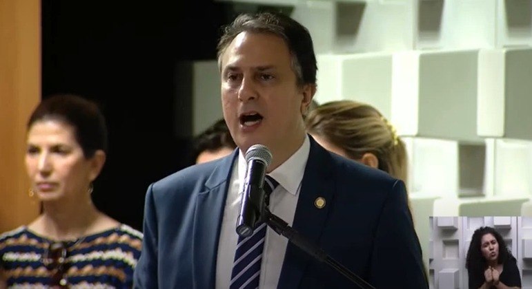 Camilo Santana em discurso de posse como ministro da Educação