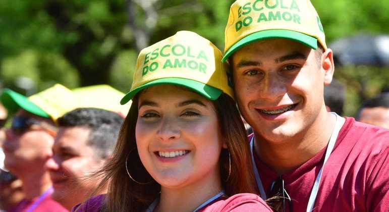 O casal Briane e Pedro Henrique participou da 7ª edição da Caminhada do Amor, evento promovido pela Igreja Universal, no parque Ibirapuera