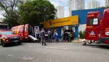 Carro bate em portão de escola em São Paulo; aluno atingido morre