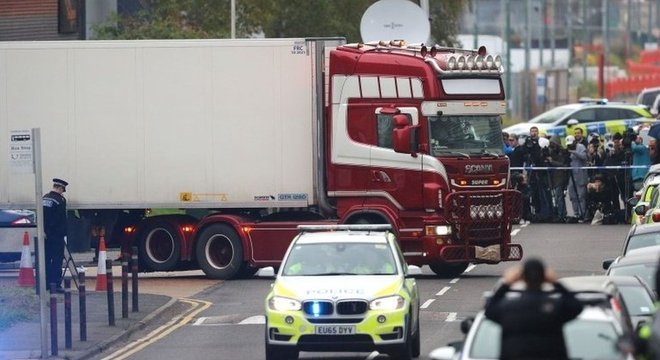 Os corpos foram descobertos na quarta-feira em um parque industrial no leste de Londres