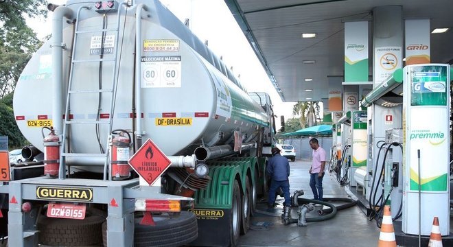 Governo se comprometeu a reduzir em R$ 0,46 o litro do óleo diesel