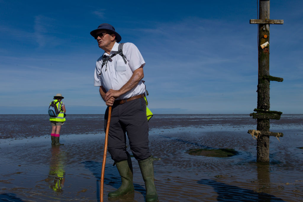 Conheça a trilha que 'engole' pessoas no litoral da Inglaterra - Fotos - R7  Internacional