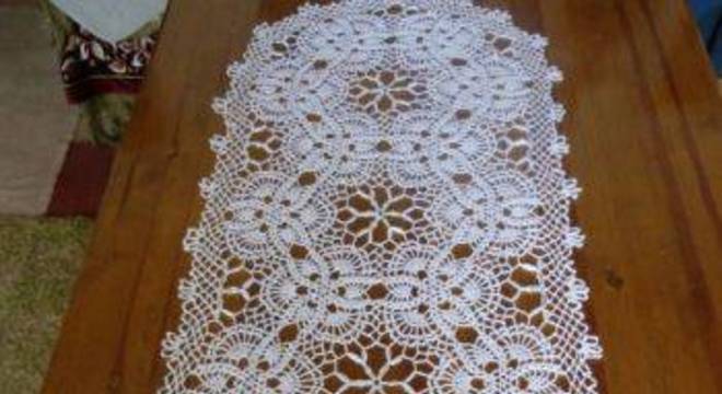 Caminho de mesa de crochê