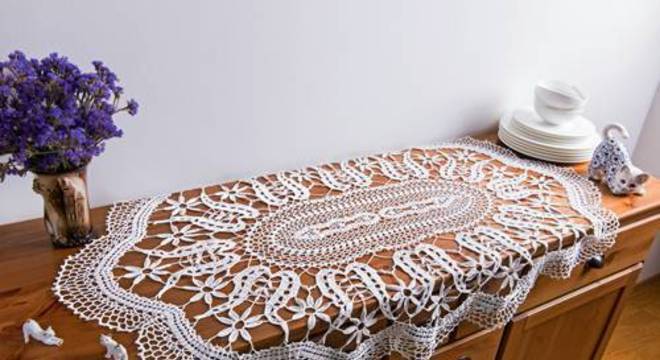 caminho de mesa de croche aparador