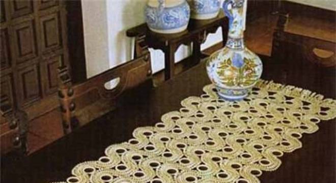 caminho de mesa de croche com ondas