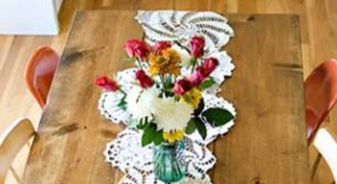 Caminho de mesa de crochê flores