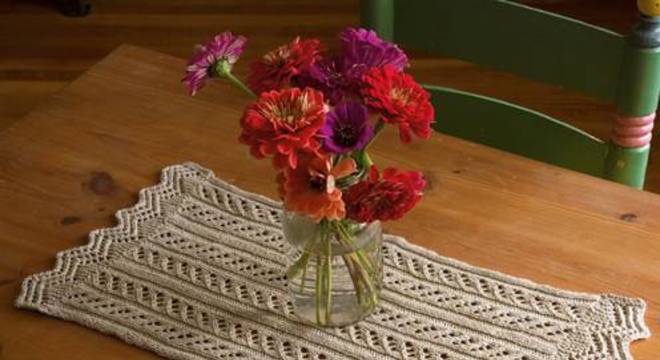 caminho de mesa de croche ratandulo pequeno