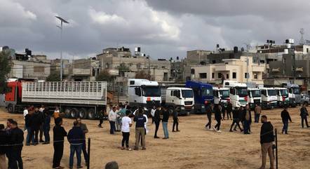 Caminhões entram em Gaza para instalar hospital de campanha