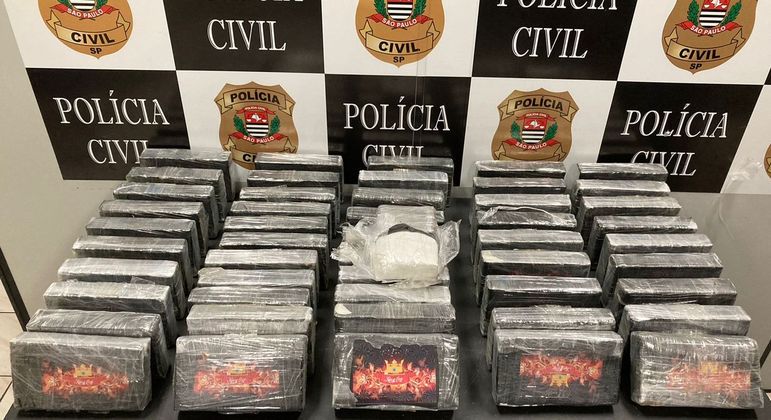 Foram apreendidos mais de 53 quilos de cocaina
