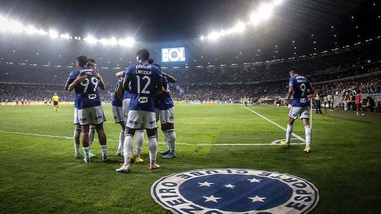 Camisa 10 do Cruzeiro- (Não tem jogador com a camisa 10)