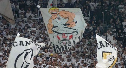 Torcedores do Corinthians protestaram contra má fase do clube