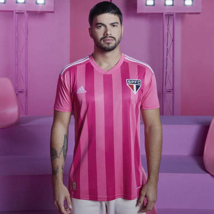 Camisa lançada para o São Paulo - Fornecedora de material esportivo: Adidas.