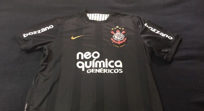 Camisas dos times da atual Serie A em 2010: Corinthians