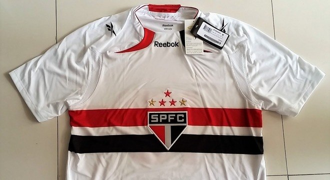 Camisas dos times da atual Serie A em 2010: São Paulo