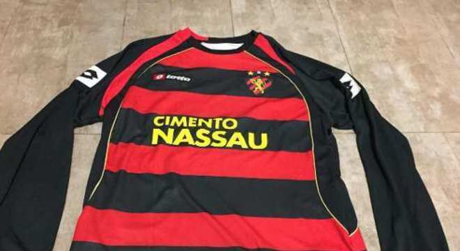 Camisas dos times da atual Serie A em 2010: Sport