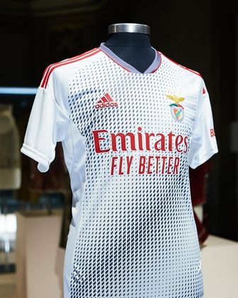 Benfica-POR: Camisa 3
