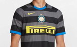 A camiseta três da Inter de Milão lembra muito a da temporada de 2007
