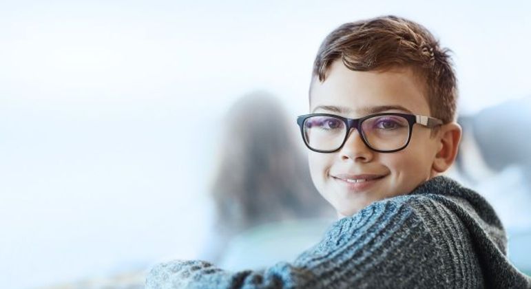 Campanha doa exames oftalmológicos e óculos a crianças e adolescentes entre 4 e 17 anos