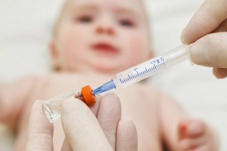 Ao vacinar as crianÃ§as, Ã© possÃ­vel proteger a famÃ­lia