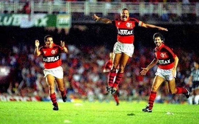 Campeonato Brasileiro 1992 - IDA: Flamengo 3 x 0 Botafogo – VOLTA: Botafogo 2 x 2 Flamengo (Campeão)