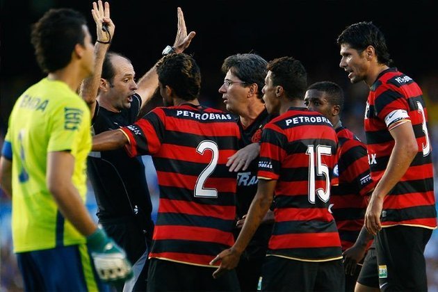 Campeonato Brasileiro 2008 – Com 26 pontos (8V/2E/1D), o Flamengo era o primeiro colocado após 11 rodadas. Terminou a Série A na quinta posição, com 64 pontos