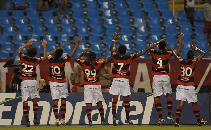 Campeonato Brasileiro 2012 – Com 15 pontos (4V/3E/4D), o Flamengo era o décimo colocado após 11 rodadas. Terminou a Série A na 11ª posição, com 50 pontos