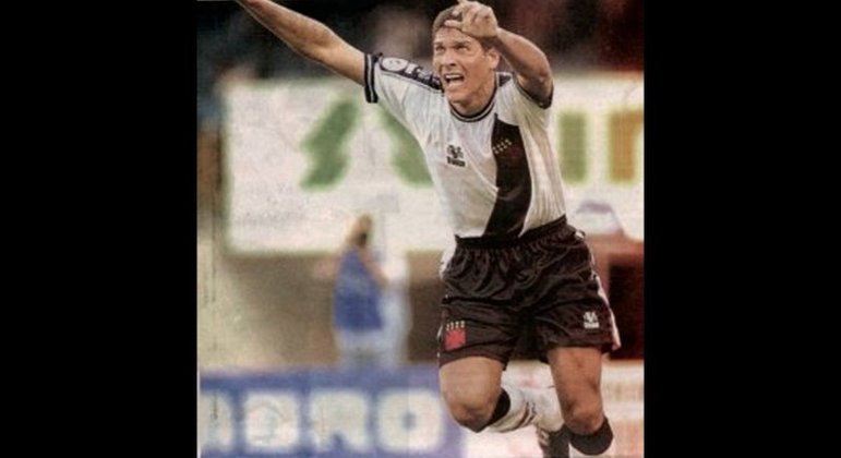 Campeonato Carioca 2002: Vasco 3x0 Bangu - São Januário - Gols: Ely Thadeu, André Leone, Souza.